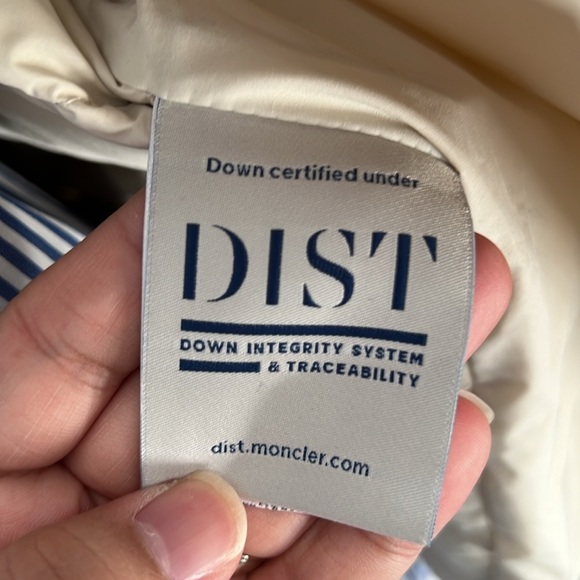 Off white / Cream lightweight down jacket by Moncler - Picture 9 of 17